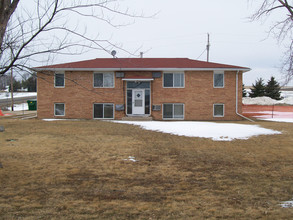 207 Buron Ln in South St. Paul, MN - Building Photo - Building Photo