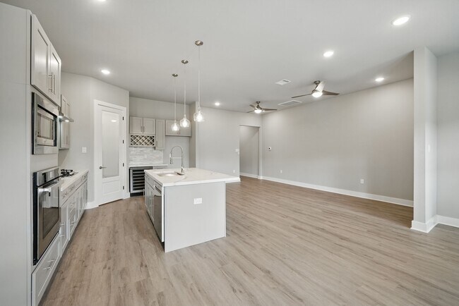 3502 McBride St in Dayton, TX - Building Photo - Building Photo