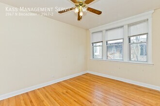 2947 N Broadway, Unit 2947-2 in Chicago, IL - Building Photo - Building Photo