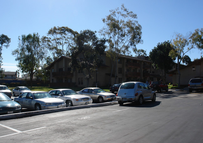 Villa Merced in San Diego, CA - Building Photo - Building Photo