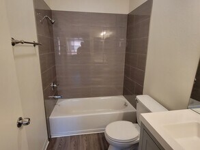 2003 Vista Del Mar Ave, Unit 5 in Los Angeles, CA - Building Photo - Building Photo