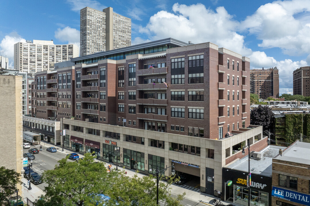 The Eagle Building - 3833 N Broadway in Chicago, IL - Building Photo