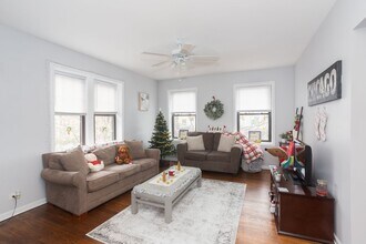 3712 N Sheffield Ave in Chicago, IL - Foto de edificio - Building Photo