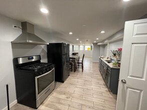 2254 S Albany Ave, Unit Basement in Chicago, IL - Building Photo - Building Photo
