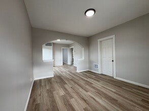 7027 Plateau Ave in St. Louis, MO - Building Photo - Building Photo