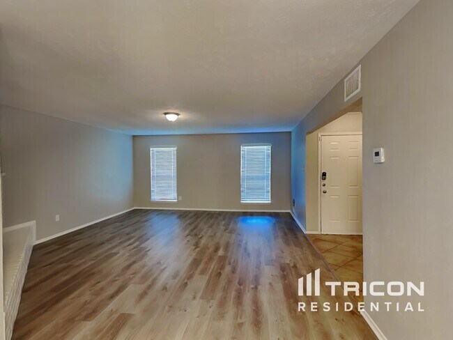 1230 Meadow Creek Dr in Lancaster, TX - Building Photo - Building Photo