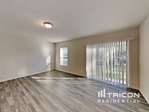 7012 Everest St in Spring Hill, FL - Building Photo - Building Photo