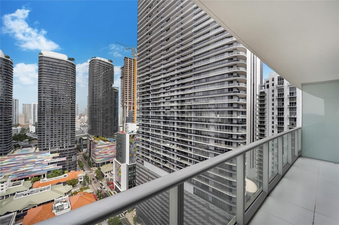 1100 S Miami Ave, Unit 2808 in Miami, FL - Building Photo