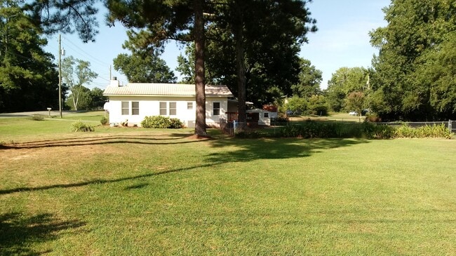 414 Airport Rd in Oxford, AL - Building Photo - Building Photo