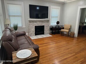 2333 Gilmore St in Jacksonville, FL - Foto de edificio - Building Photo
