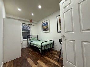 537-537 Steeles Ave W in Toronto, ON - Building Photo - Building Photo