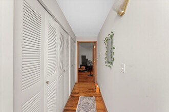 2307 E 70th Pl in Chicago, IL - Foto de edificio - Building Photo