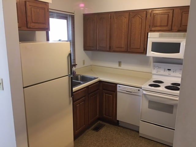 604 N Plaza Blvd in Hesston, KS - Building Photo - Building Photo