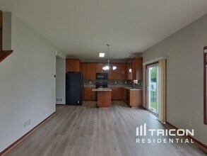 262 Morab Ave in Shakopee, MN - Building Photo - Building Photo