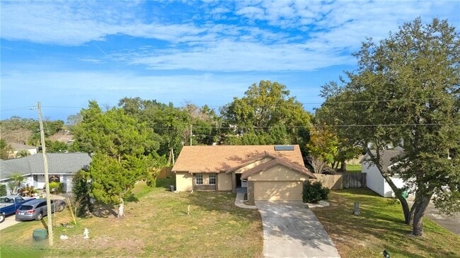 600 Everett St in Deltona, FL - Building Photo - Building Photo