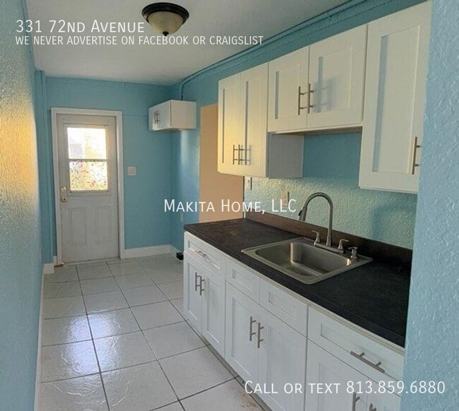 331 72nd Ave in St Pete Beach, FL - Building Photo - Building Photo