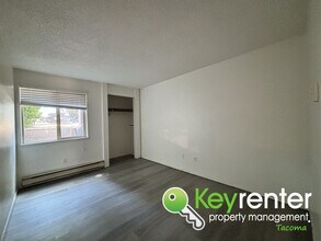8551 Zircon Dr SW in Lakewood, WA - Building Photo - Building Photo