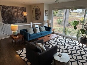 2573 Crestdale Cir SE in Atlanta, GA - Building Photo - Building Photo