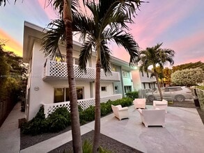 1100 10th St in Miami Beach, FL - Building Photo - Building Photo