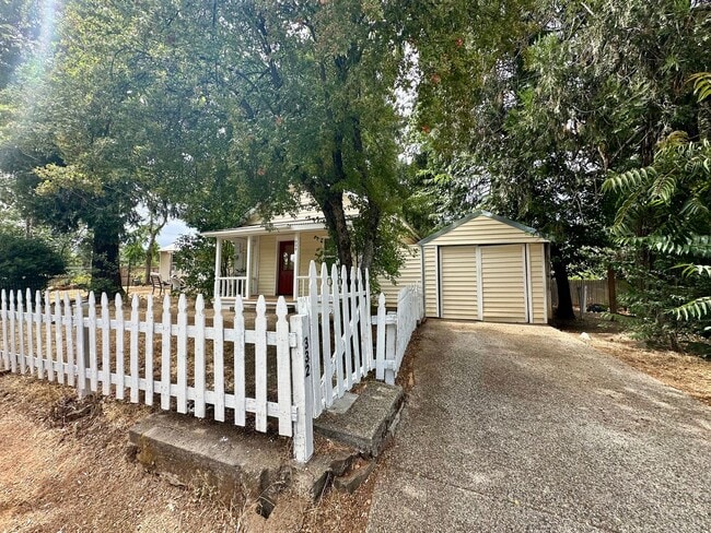 332 Second St in Grass Valley, CA - Building Photo - Building Photo