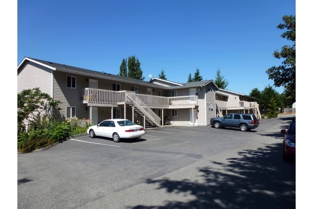 Valhalla Apartments in Stanwood, WA - Building Photo