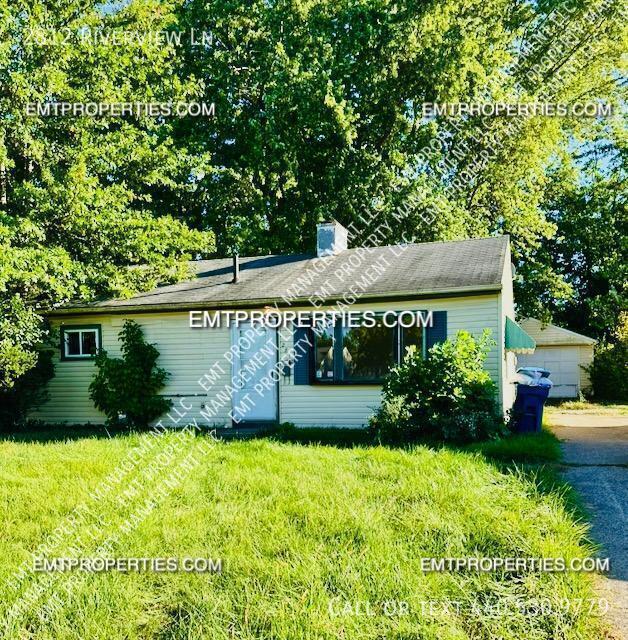 property at 2812 Riverview Ln