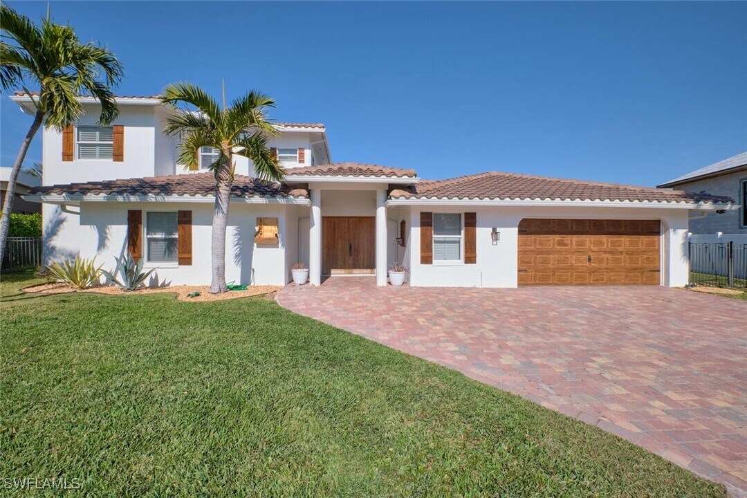 109 Montrose Dr in Ft. Myers, FL - Building Photo