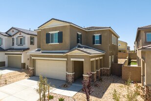 Alicante in Victorville, CA - Building Photo