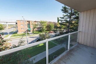 Sunalta 1837 Apartments in Calgary, AB - Building Photo - Building Photo