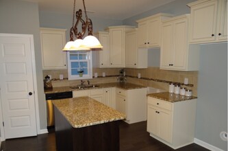 101 Scuppernong Way in Clayton, NC - Foto de edificio - Building Photo