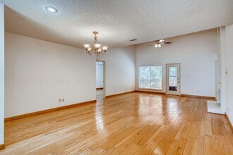 3817 Williamsburg Cir in Austin, TX - Building Photo - Building Photo
