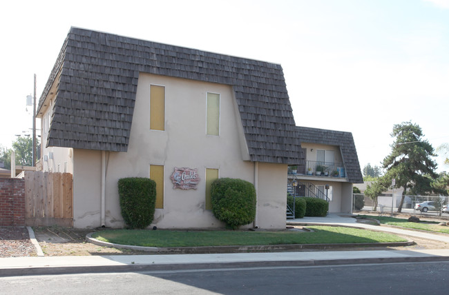 1050 N Bates Ave in Dinuba, CA - Building Photo - Building Photo