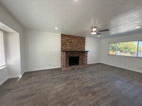 1506 Los Amigos Ave in Simi Valley, CA - Building Photo - Building Photo
