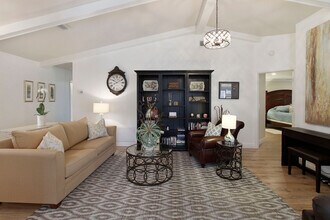858 Hudson Ave in Sarasota, FL - Building Photo - Building Photo