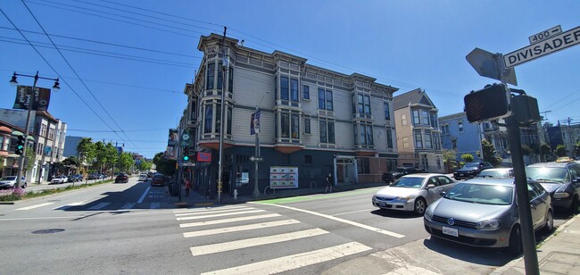 1101 Oak St, Unit 12 in San Francisco, CA - Foto de edificio - Building Photo