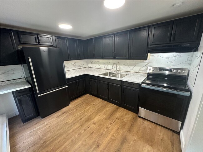 418 Matthew St in Elmira, NY - Building Photo - Building Photo