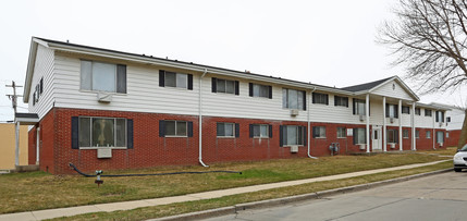 Column Apartments in Racine, WI - Building Photo - Building Photo