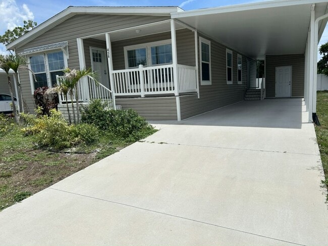 456 Cecilia Dr in Port Orange, FL - Building Photo - Building Photo