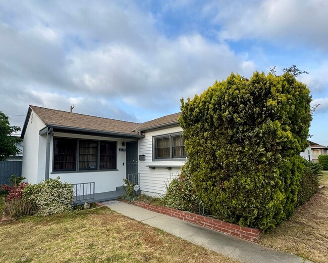property at 2315 W 115th St