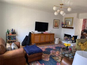 36 Sherwood Dr in Larchmont, NY - Building Photo - Building Photo