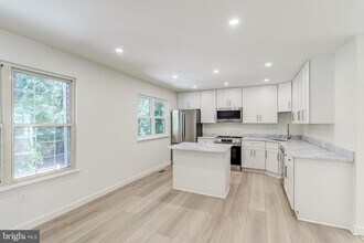 2362 Branleigh Park Ct in Reston, VA - Building Photo - Building Photo
