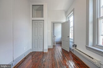 1525 Tasker St in Philadelphia, PA - Building Photo - Building Photo