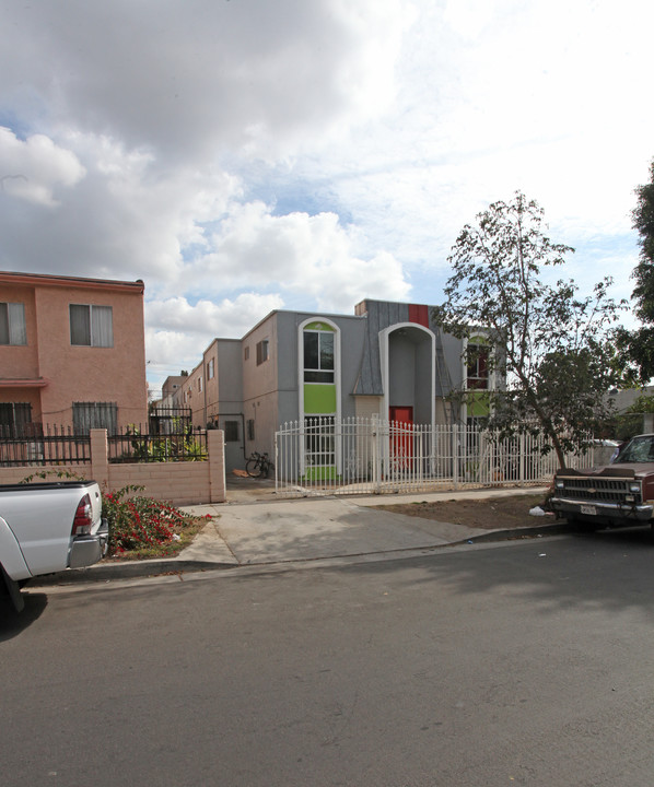 1144 N Westmoreland Ave in Los Angeles, CA - Building Photo