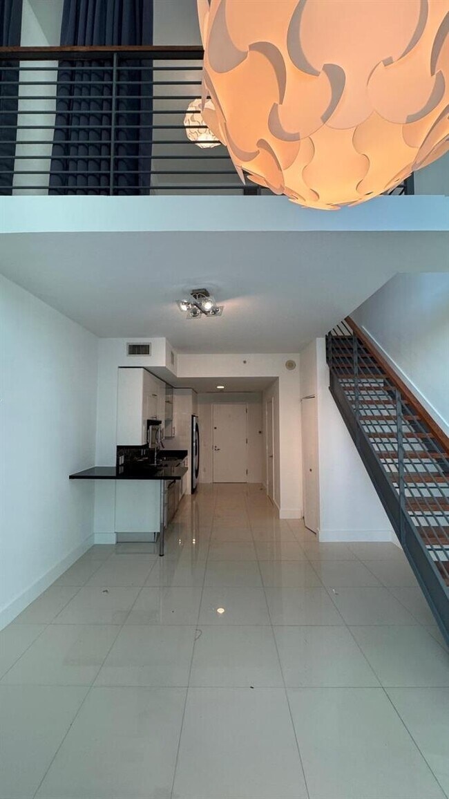 60 SW 13th St, Unit 2010 in Miami, FL - Building Photo - Building Photo