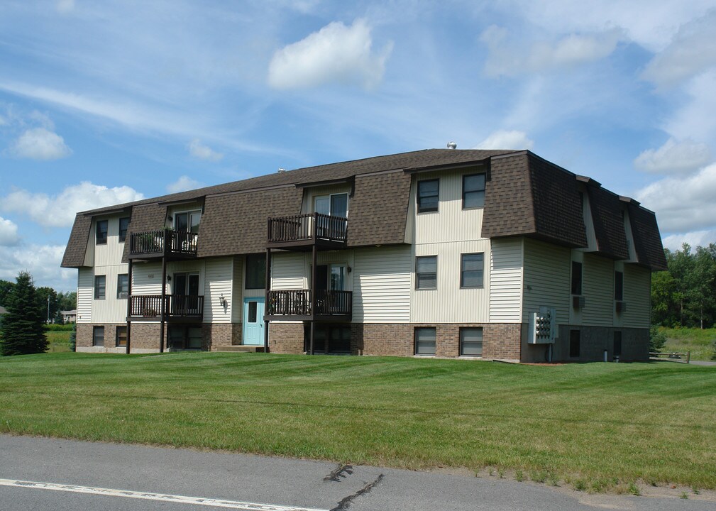 9561 Maynard Dr in Marcy, NY - Foto de edificio