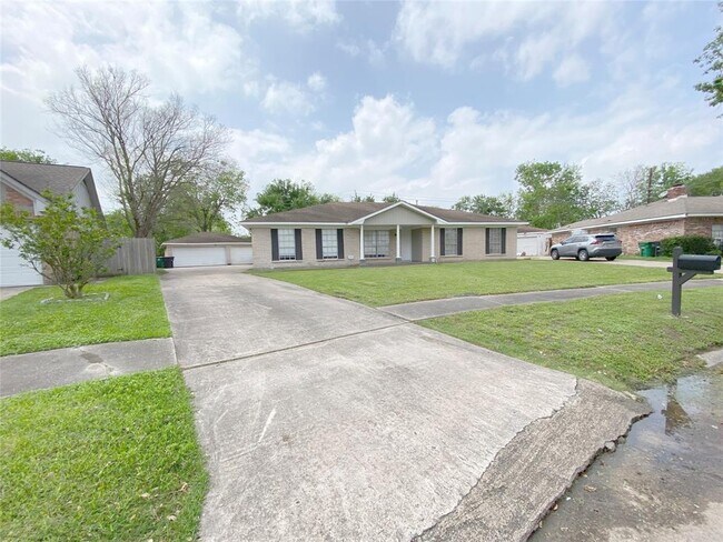 8214 Riptide Dr in Houston, TX - Building Photo - Building Photo