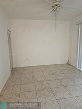 139 Riverwalk Cir in Sunrise, FL - Foto de edificio - Building Photo