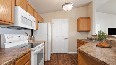 Homestead Garden Apartments in Rapid City, SD - Building Photo - Building Photo