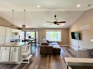 4728 Plumthicket Dr in Manhattan, KS - Building Photo - Building Photo