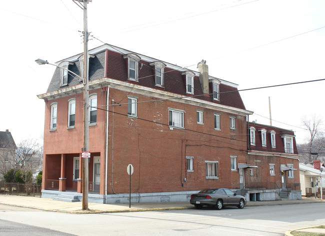 442 W Railroad Ave in Verona, PA - Building Photo - Building Photo